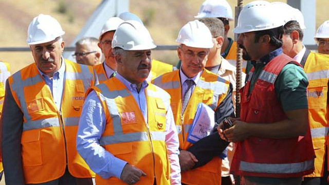 Bakan Arslan: Ankara-Sivas arası iki saate düşecek