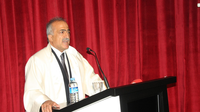 Atatürk Üniversitesi rektörlüğünde devir teslim