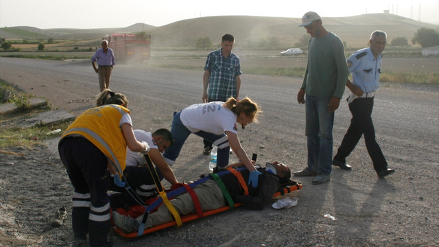 Beypazarı'nda trafik kazaları: 5 yaralı