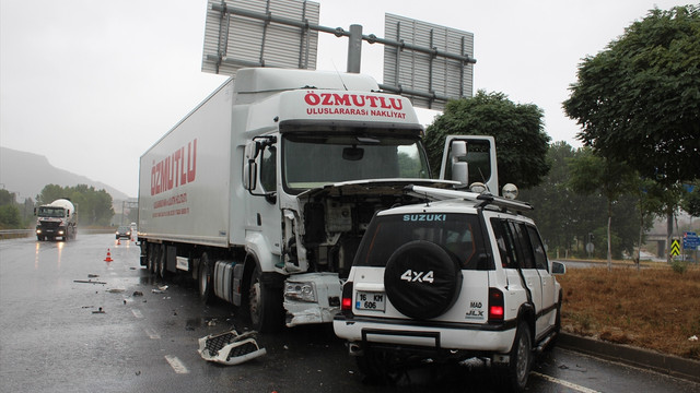 Bilecik'te trafik kazası: 4 yaralı