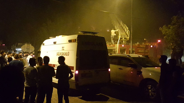 Bitlis'te ev yangını