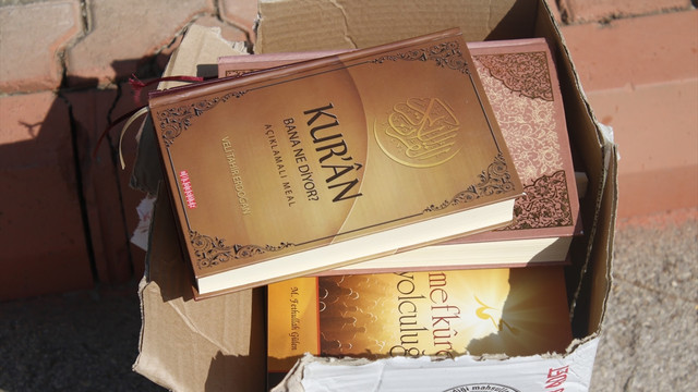 Çöpte FETÖ'nün yayınları bulundu