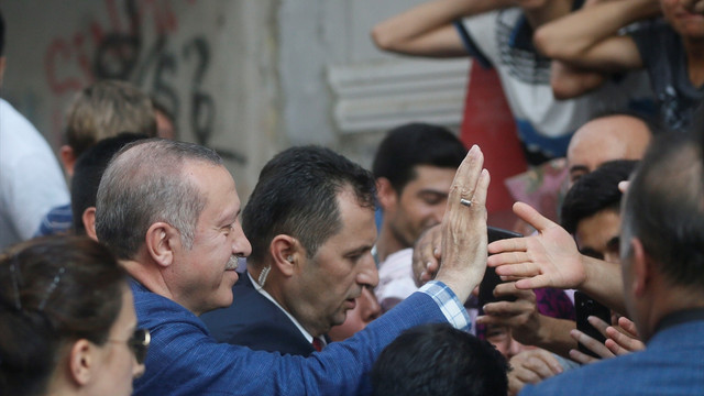 Cumhurbaşkanı Erdoğan'dan şehit ailelerine ziyaret