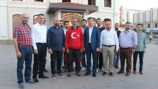 Darbe girişimini protesto için Ankara'ya yürüyor