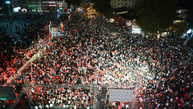 Demokrasi ve Şehitler Mitingi