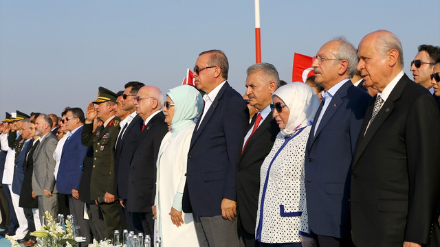 Demokrasi ve Şehitler Mitingi