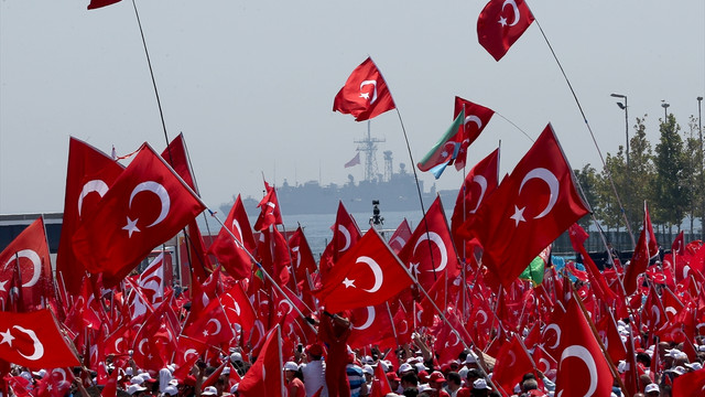 Demokrasi ve Şehitler Mitingi'ne doğru