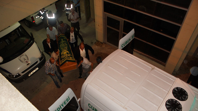 Düğünde kazara kendini vuran kişi öldü