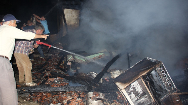 Düzce'de ev yangını