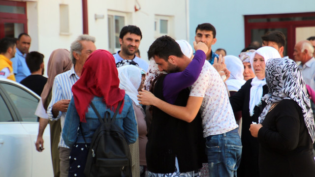 Eşini vurduktan sonra intihar etti