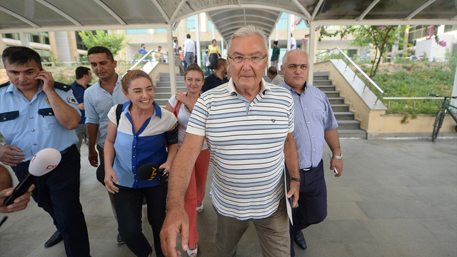 GÜNCELLEME - Eski CHP Genel Başkanı Baykal, Antalya Adliyesinde