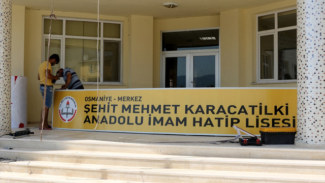 FETÖnün kapatılan okuluna şehit Mehmet Karacatilkiin ismi verildi