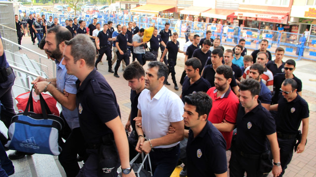 GÜNCELLEME - İzmir'de FETÖ/PDY operasyonu