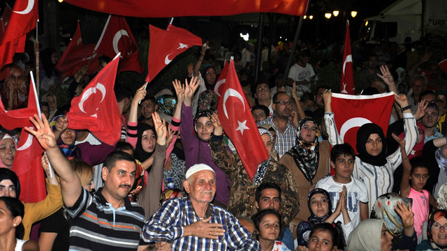 FETÖ'nün darbe girişimine tepkiler