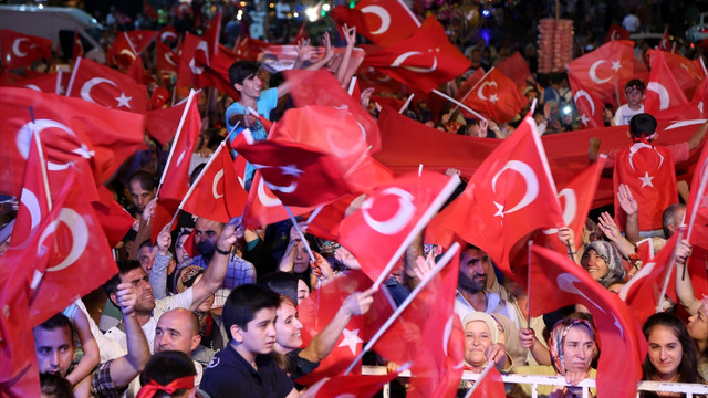 FETÖ'nün darbe girişimine tepkiler