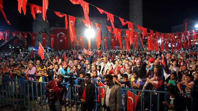 FETÖ'nün darbe girişimine tepkiler