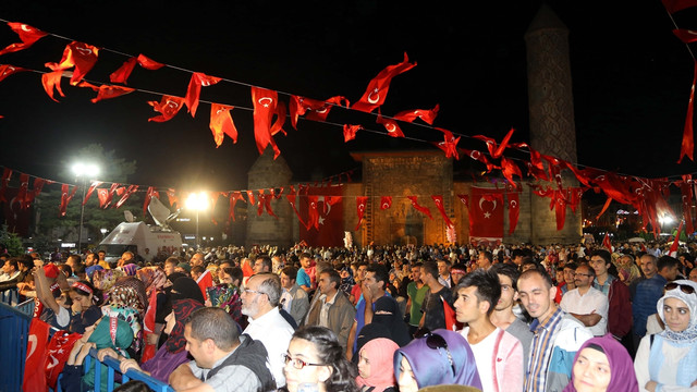 FETÖ'nün darbe girişimine tepkiler