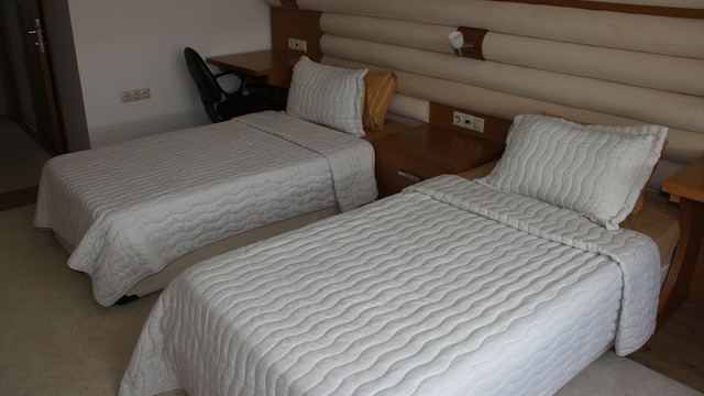 FETÖ'nün kapatılan özel okulundaki lüks görüntülendi