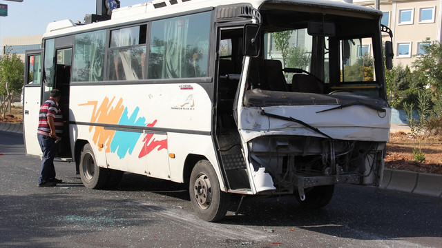 Gaziantep'te işçi servisi kaza yaptı: 5 yaralı