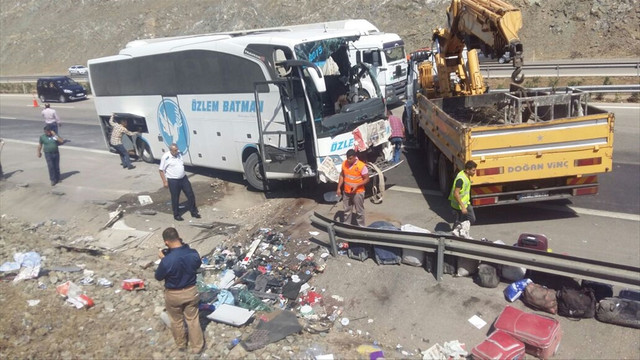 Gaziantep'te yolcu otobüsü devrildi