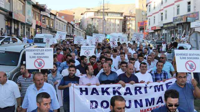 Hakkari'nin ilçeye dönüştürülmesi kanun tasarısına tepki