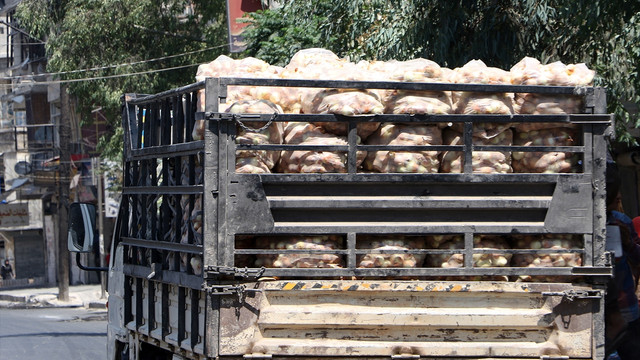 Halep'e yardımlar ulaşmaya başladı