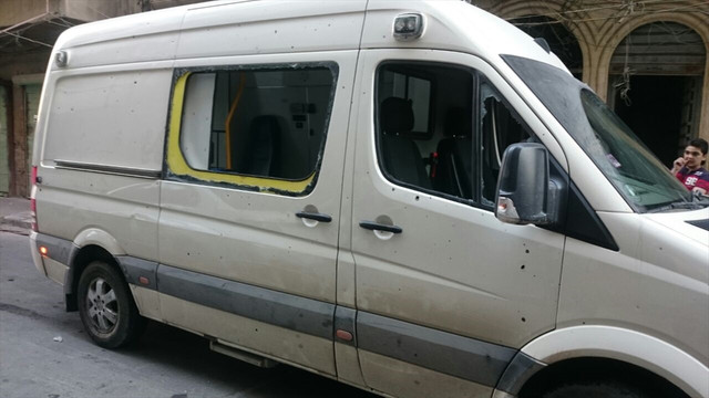 Halep'te ambulanslarımız vuruldu