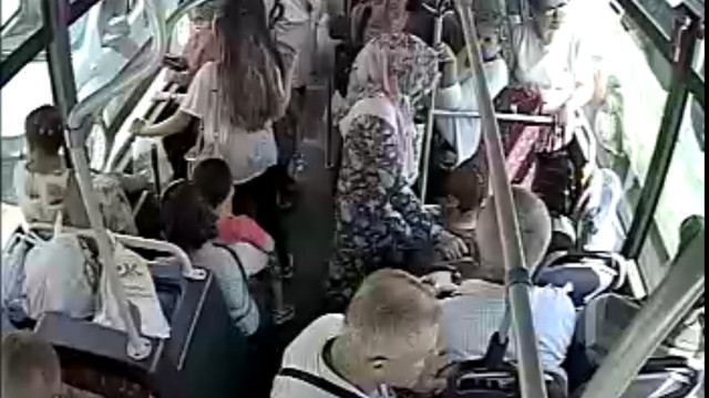 Hastaneye halk otobüsüyle götürüldü