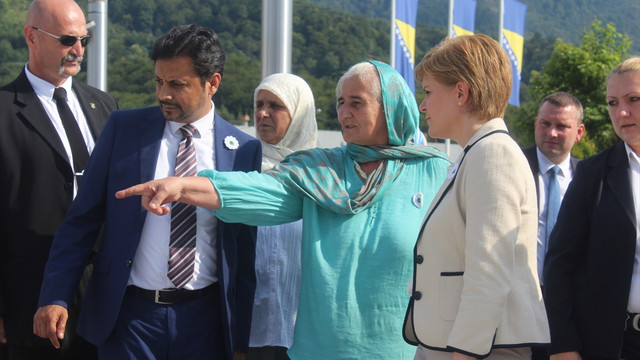 İskoçya Başbakanı Sturgeon, Srebrenitsa'yı ziyaret etti