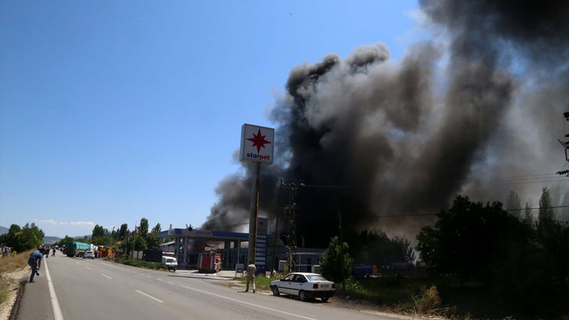 Isparta'da fabrika yangını