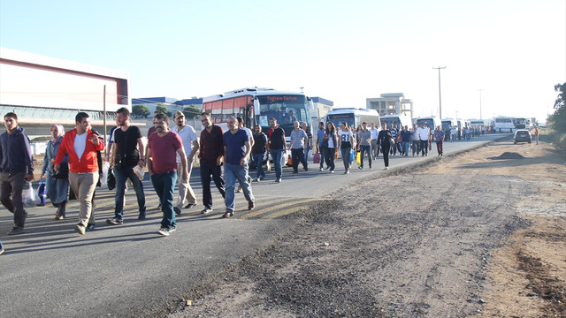 İşsiz kalınca aracını yaktı
