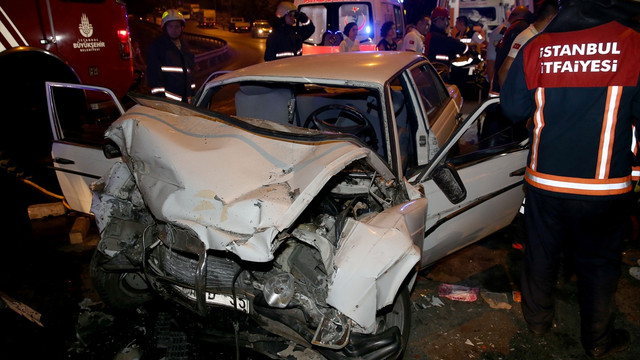 İstanbul'da trafik kazası: 3 ölü, 3 yaralı