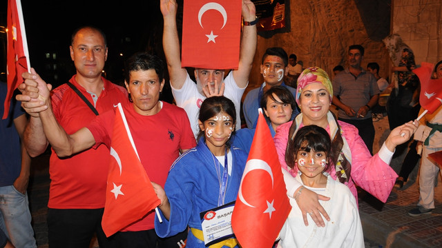 Judoda Türkiye'nin gururu Alınca, demokrasi nöbetinde