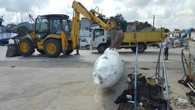 Kandıra sahilinde bulunan yedek yakıt deposu