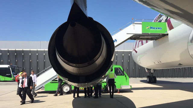 Katar uçağı, Atatürk Havalimanı'na acil iniş yaptı