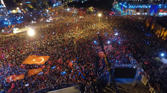 Kayseri'deki Demokrasi ve Şehitler Mitingi