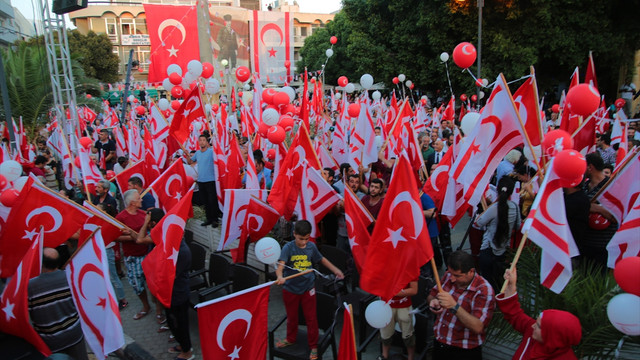 KKTC'de Demokrasiye Destek Mitingi