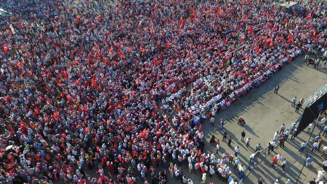 Kocaeli'de Demokrasi ve Şehitler Mitingi