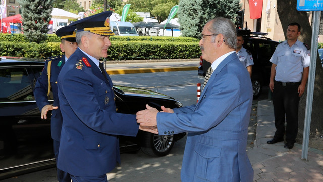 Korgeneral Şanver'den veda ziyaretleri