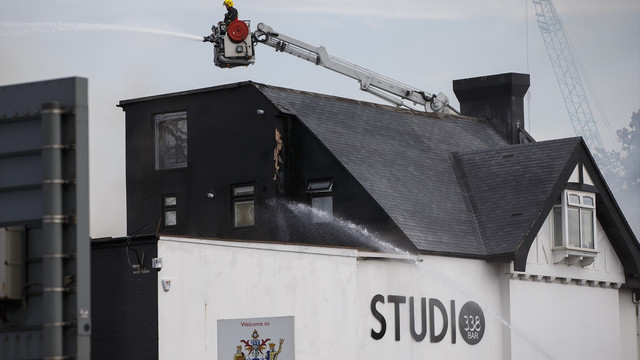 Londra'da endüstriyel alanda yangın