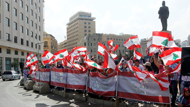 Lübnan'da atanamayan öğretmenlerin protestosu