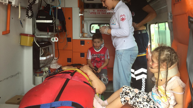 Otomobil sulama kanalına düştü: 6 yaralı