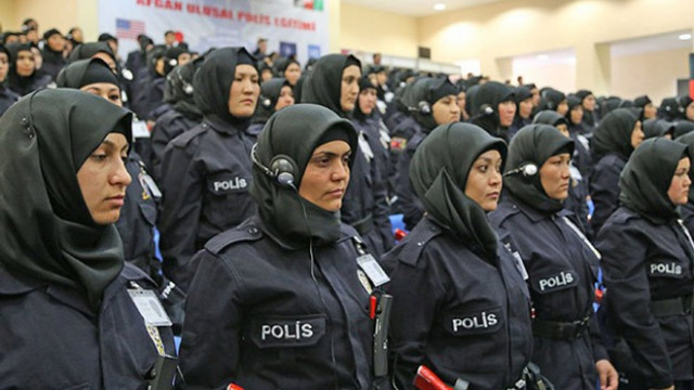 Artık polislerde de başörtüsü serbest