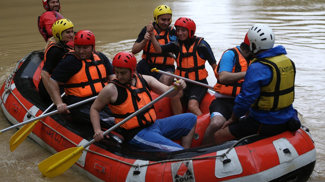 Rafting botunda evlilik teklifi