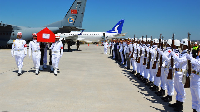 Sahil güvenlik teknesinin alabora olması