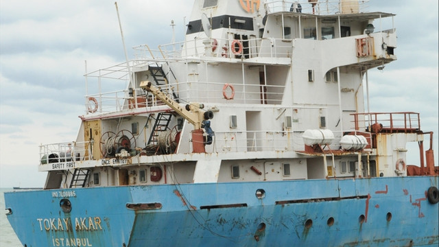 Samsun'da kuru yük gemisi karaya oturdu