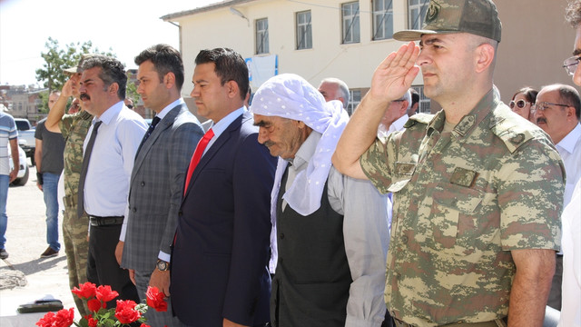 Şehit Çoban'ın ismi okula verildi