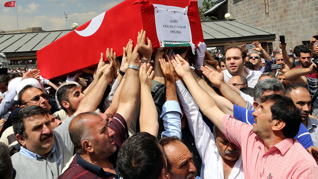 Şehit Yaşar son yolculuğuna uğurlanıyor