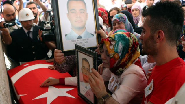 Şehitlerimizi uğurluyoruz