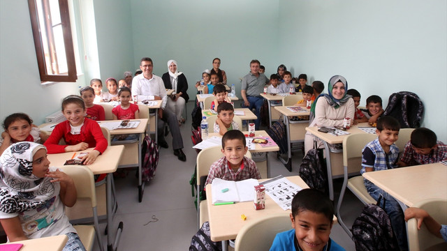 Suriyeli çocuklar Türkçe öğreniyor